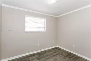 381 NE 164th St, Miami, FL 33162 - Photo 13