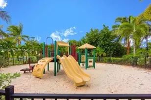 3020 Laurel Ridge Cir, Riviera Beach, FL 33404 - Photo 17