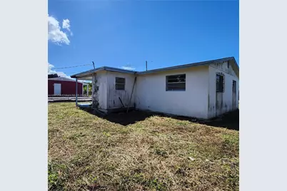 245 SW 11th Ave, South Bay, FL 33493 - Photo 5