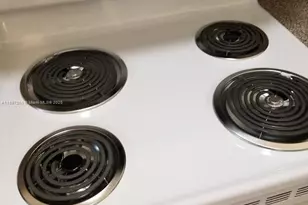 1663 SE 27th Dr, Homestead, FL 33035 - Photo 11