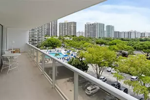 3701 N Country Club Dr, Aventura, FL 33180 - Photo 21