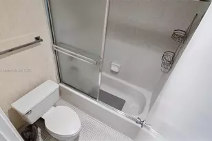 3701 N Country Club Dr, Aventura, FL 33180 - Photo 19