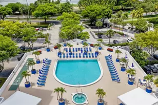 3701 N Country Club Dr, Aventura, FL 33180 - Photo 29