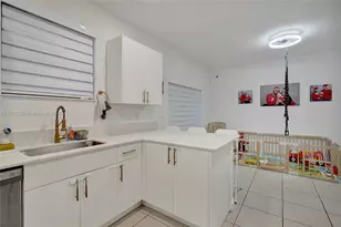 250 SW 159th Ct, Pembroke Pines, FL 33027 - Photo 15