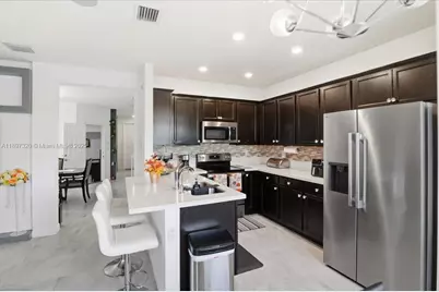 8929 NW 183rd St, Hialeah, FL 33018 - Photo 13