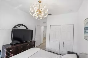 8929 NW 183rd St, Hialeah, FL 33018 - Photo 29