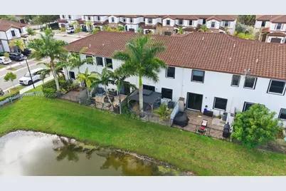 8929 NW 183rd St, Hialeah, FL 33018 - Photo 39