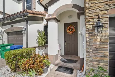 8929 NW 183rd St, Hialeah, FL 33018 - Photo 37