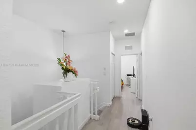 8929 NW 183rd St, Hialeah, FL 33018 - Photo 25