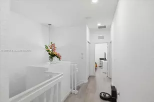 8929 NW 183rd St, Hialeah, FL 33018 - Photo 25