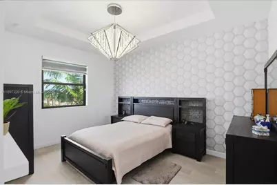 8929 NW 183rd St, Hialeah, FL 33018 - Photo 23