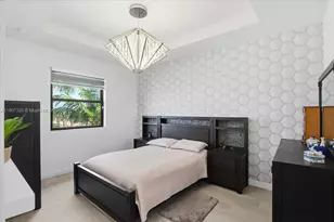 8929 NW 183rd St, Hialeah, FL 33018 - Photo 23