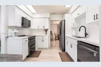 7101 NW 40th St, Coral Springs, FL 33065 - Photo 11