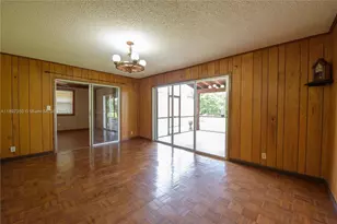 19365 SW 256th St, Homestead, FL 33031 - Photo 9