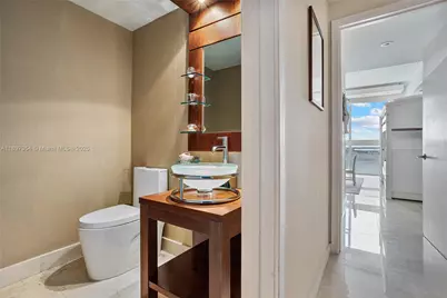 218 SE 14th St #2105, Miami, FL 33131 - Photo 23
