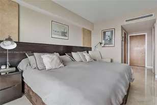 218 SE 14th St, Miami, FL 33131 - Photo 17