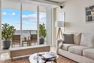 218 SE 14th St, Miami, FL 33131 - Photo 3