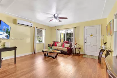 1140 NW 127th St, North Miami, FL 33168 - Photo 3