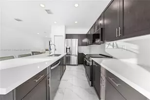 10800 W 35th Way, Hialeah, FL 33018 - Photo 9