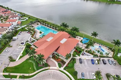 10800 W 35th Way, Hialeah, FL 33018 - Photo 35