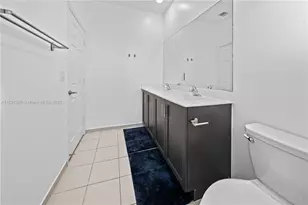 10800 W 35th Way, Hialeah, FL 33018 - Photo 25