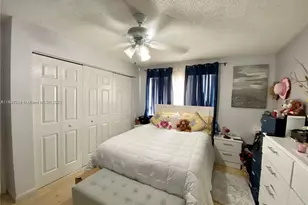 8039 Lake Dr, Doral, FL 33166 - Photo 7