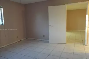 410 SE 2nd St, Hallandale Beach, FL 33009 - Photo 5