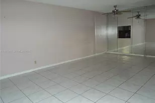 410 SE 2nd St, Hallandale Beach, FL 33009 - Photo 35