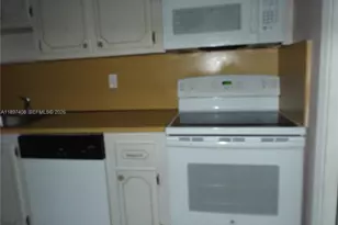 410 SE 2nd St, Hallandale Beach, FL 33009 - Photo 31