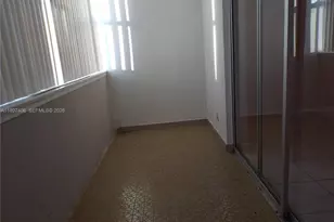 410 SE 2nd St, Hallandale Beach, FL 33009 - Photo 11