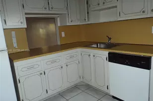 410 SE 2nd St, Hallandale Beach, FL 33009 - Photo 33