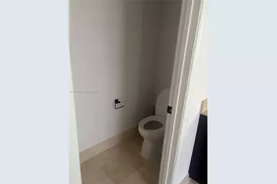 5251 NW 84th Ave, Doral, FL 33166 - Photo 11