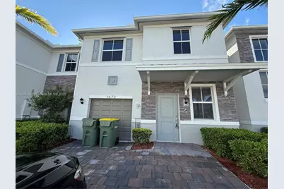 1672 SE 8th Ave, Homestead, FL 33034 - Photo 1