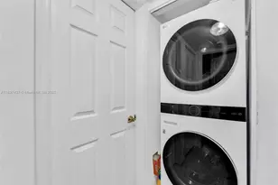 10382 NW 24th Pl, Sunrise, FL 33322 - Photo 9