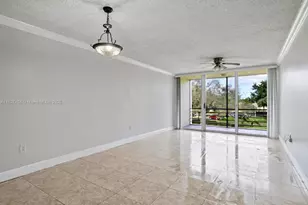 9451 Evergreen Pl, Davie, FL 33324 - Photo 7