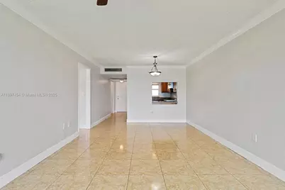 9451 Evergreen Pl #303, Davie, FL 33324 - Photo 9