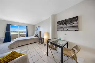 7904 West Dr, North Bay Village, FL 33141 - Photo 7