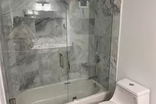 555 NE 15th St, Miami, FL 33132 - Photo 5