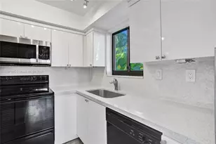 20332 NE 34th Ct, Aventura, FL 33180 - Photo 9