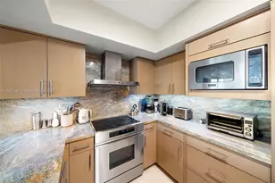 1455 Ocean Dr, Miami Beach, FL 33139 - Photo 13