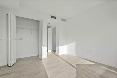 55 SW 9th St #3006, Miami, FL 33130 - Photo 17