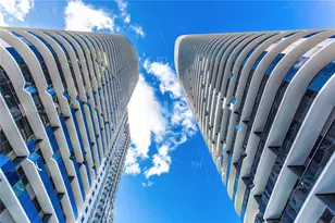 55 SW 9th St, Miami, FL 33130 - Photo 21