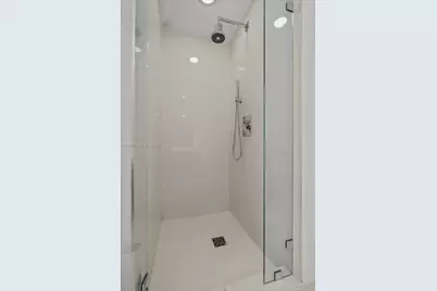 55 SW 9th St #3006, Miami, FL 33130 - Photo 15