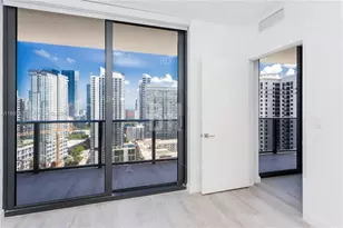 55 SW 9th St, Miami, FL 33130 - Photo 9
