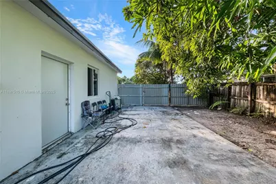 2441 Alcazar Dr, Miramar, FL 33023 - Photo 29