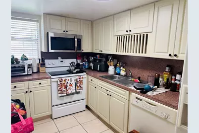 502 NW 87th Ave #302, Miami, FL 33172 - Photo 9