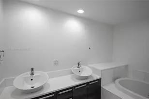 2950 NE 188th St, Aventura, FL 33180 - Photo 5