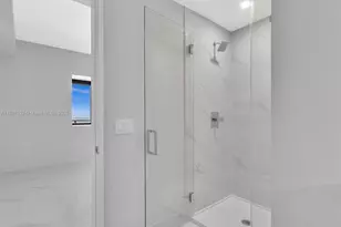 700 NE 24th St, Miami, FL 33137 - Photo 55