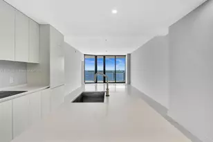 700 NE 24th St, Miami, FL 33137 - Photo 9