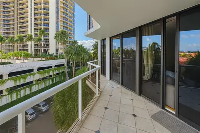 3610 Yacht Club Dr #414, Aventura, FL 33180 - Photo 3